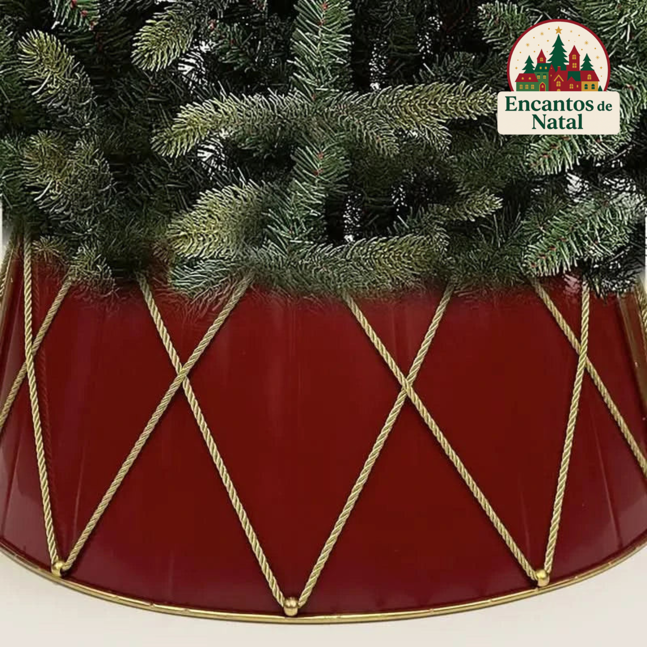 Saia Árvore de Natal de Metal com Detalhes de Corda Dourada Tamanho: 70x50x28cm