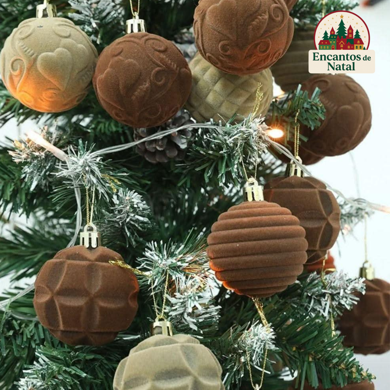 12 Bolas de Natal 6cm Plásticas com Acabamento em Veludo – Toque de Elegância na Sua Decoração
