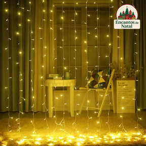 Cortina de Luzes de Fadas LED com Controle Remoto para Natal – Ilumine Sua Decoração com Magia e Encanto