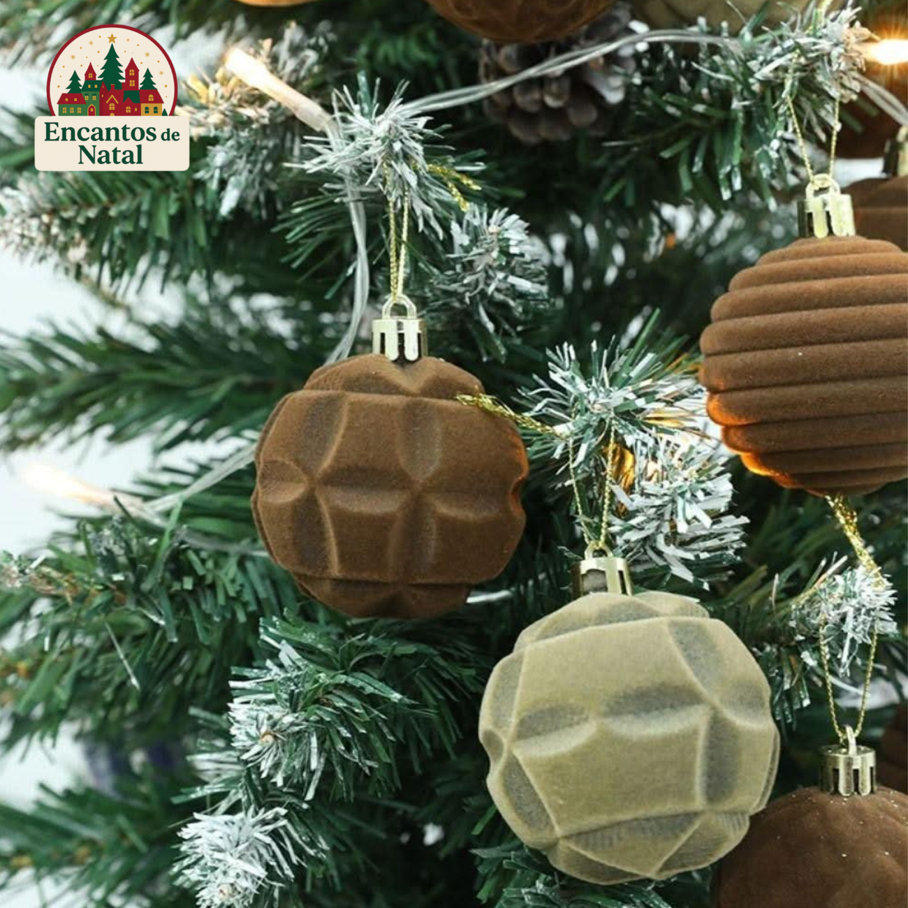 12 Bolas de Natal 6cm Plásticas com Acabamento em Veludo – Toque de Elegância na Sua Decoração