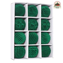 12 Bolas de Natal 6cm Plásticas com Acabamento em Veludo – Toque de Elegância na Sua Decoração